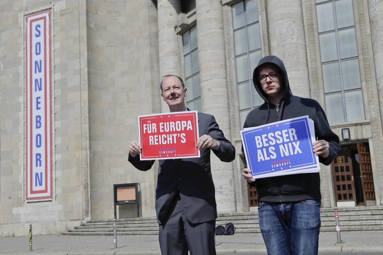 Die Satiriker Martin Sonneborn und Nico Semsrott sitzen für "Die Partei" im EU-Parlament.