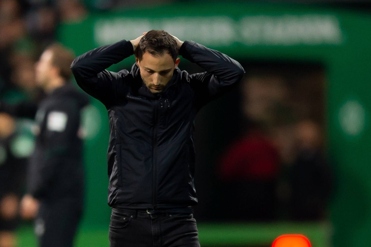 Domenico Tedesco kassierte mit Schalke am Freitagabend in Bremen erneut eine Niederlage.