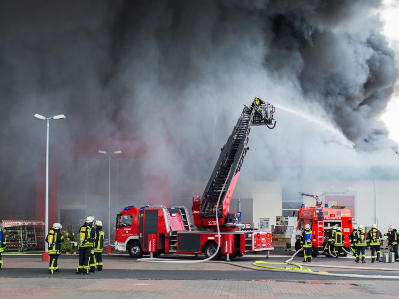 Großbrand im Toom-Baumarkt in Oer-Erkenschwick.