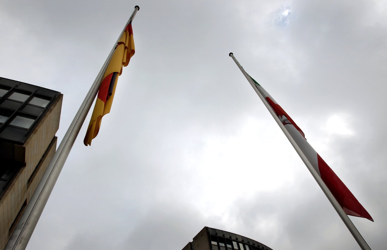 Trauerbeflaggung Darum wehen die Fahnen in NRW heute auf Halbmast