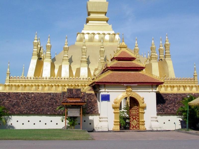 That Luang ist ein touristisches Highlight in Vientiane. In der Hauptstadt von Laos endet für viele die Kreuzfahrt auf dem Mekong.