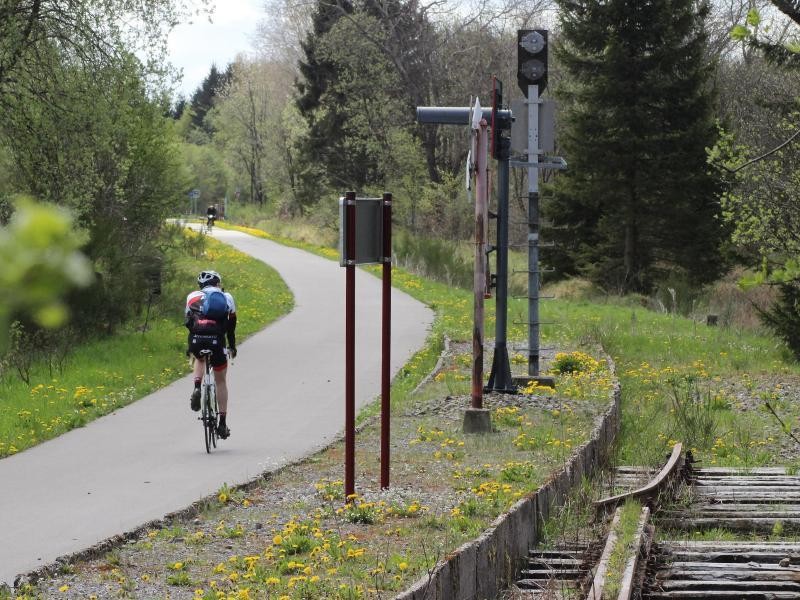 Manche Radfahrer auf der Vennbahn-Route wollen möglichst viele Kilometer in kurzer Zeit abreißen. Drei Tage sollte man sich aber nehmen, um die Strecke genießen zu können.