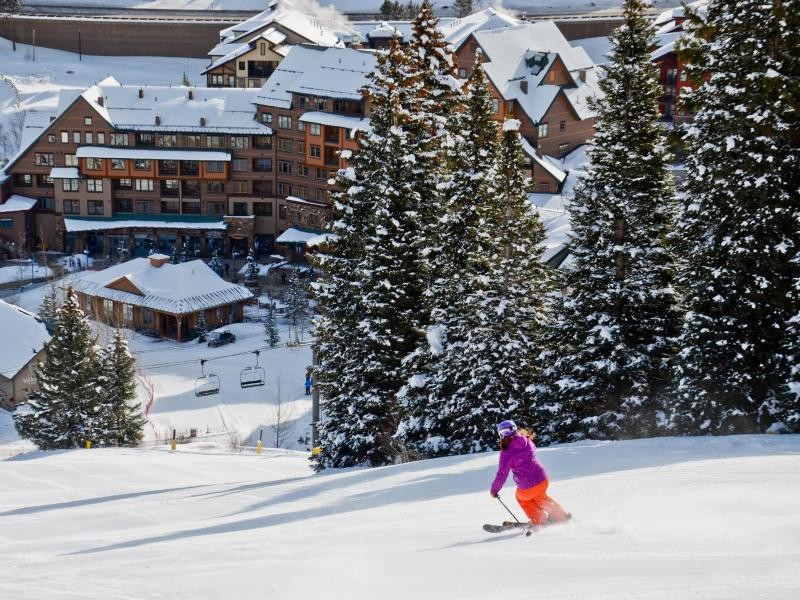 Das Skigebiet Winter Park liegt nicht weit von Denver entfernt - manche Skifahrer kommen nur für ein paar Abfahrten am Nachmittag aus der großen Stadt hierher.