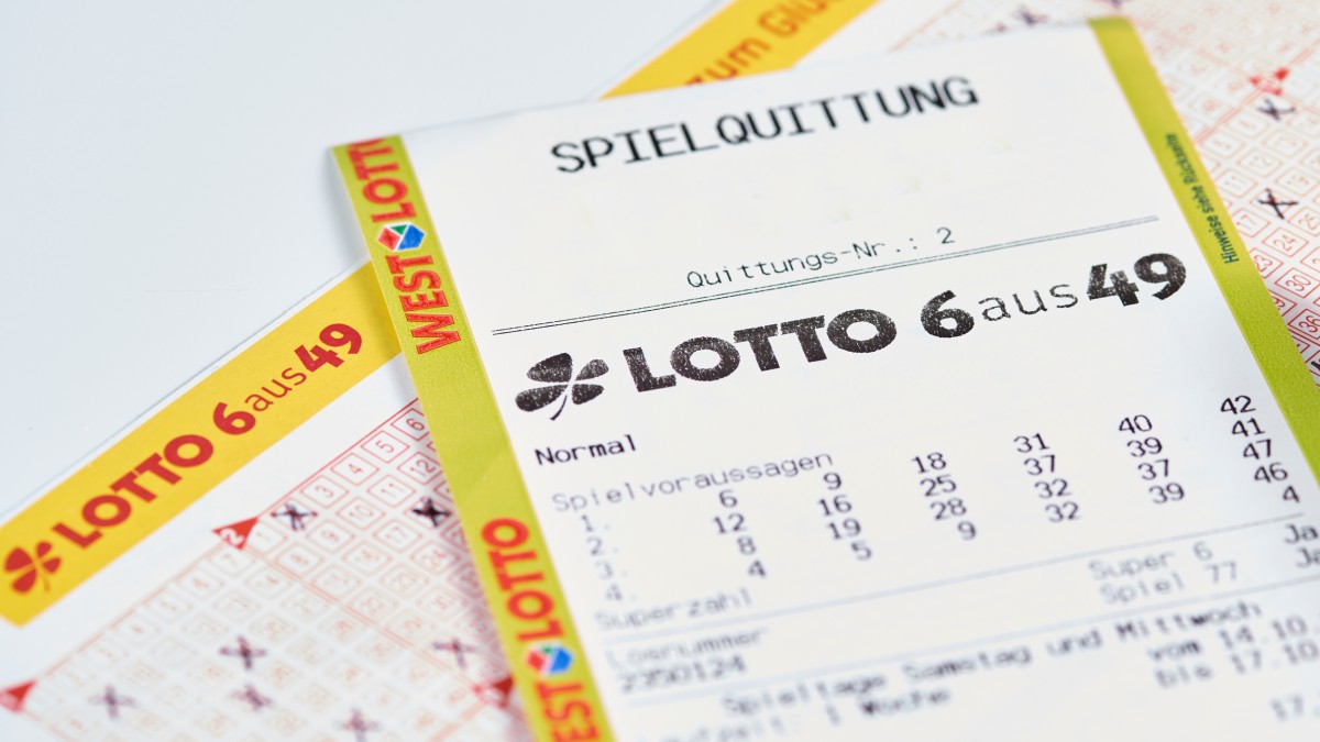 Sechs Spielreihen für LOTTO 6aus49 reichten aus: Ein Tipper aus dem Kreis Viersen wurde durch einen Treffer in Gewinnklasse zwei am vergangenen Samstag zum Doppel-Millionär.