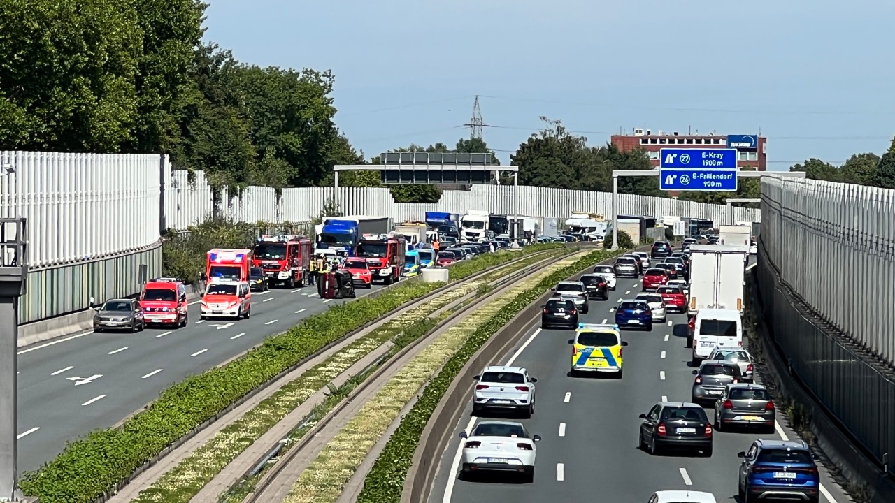 A40 in Essen: Unfall und Stau auf der Autobahn!