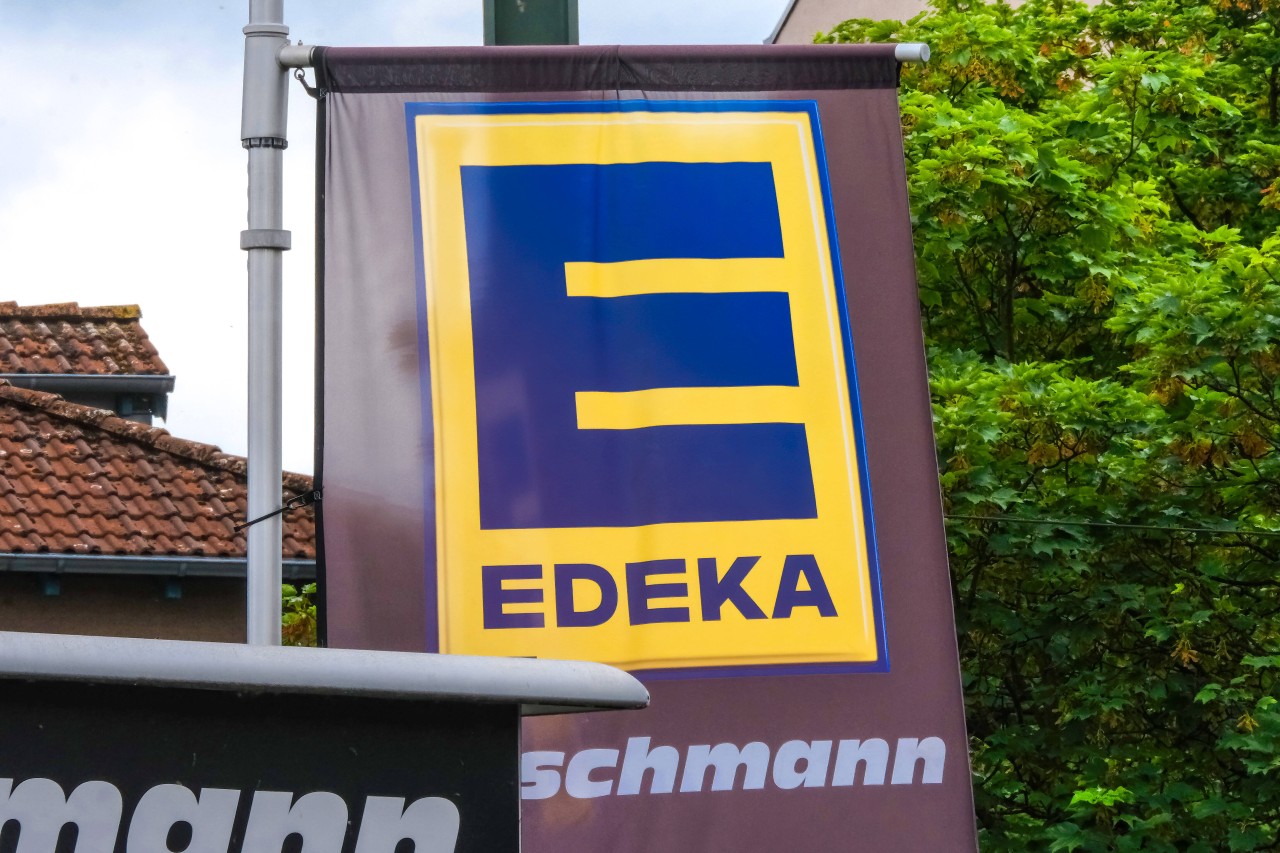 Bei Edeka können Kunden seit Kurzem das "Egal-Wohin-Ticket" kaufen. (Symbolbild)