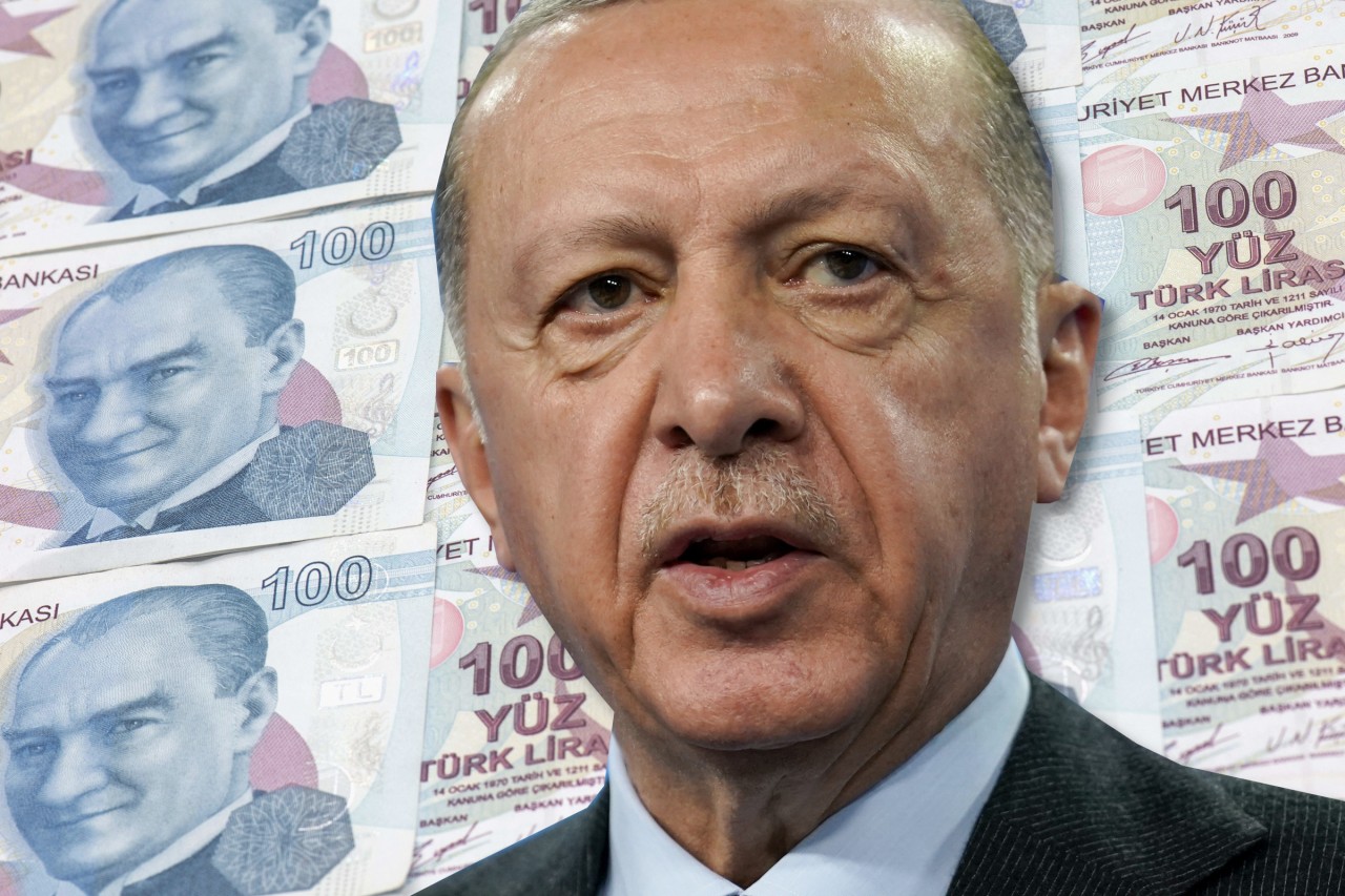 Die Mega-Inflation zwingt Millionen Türkinnen und Türken in die Knie. Präsident Erdogan spielt die Krise herunter. 