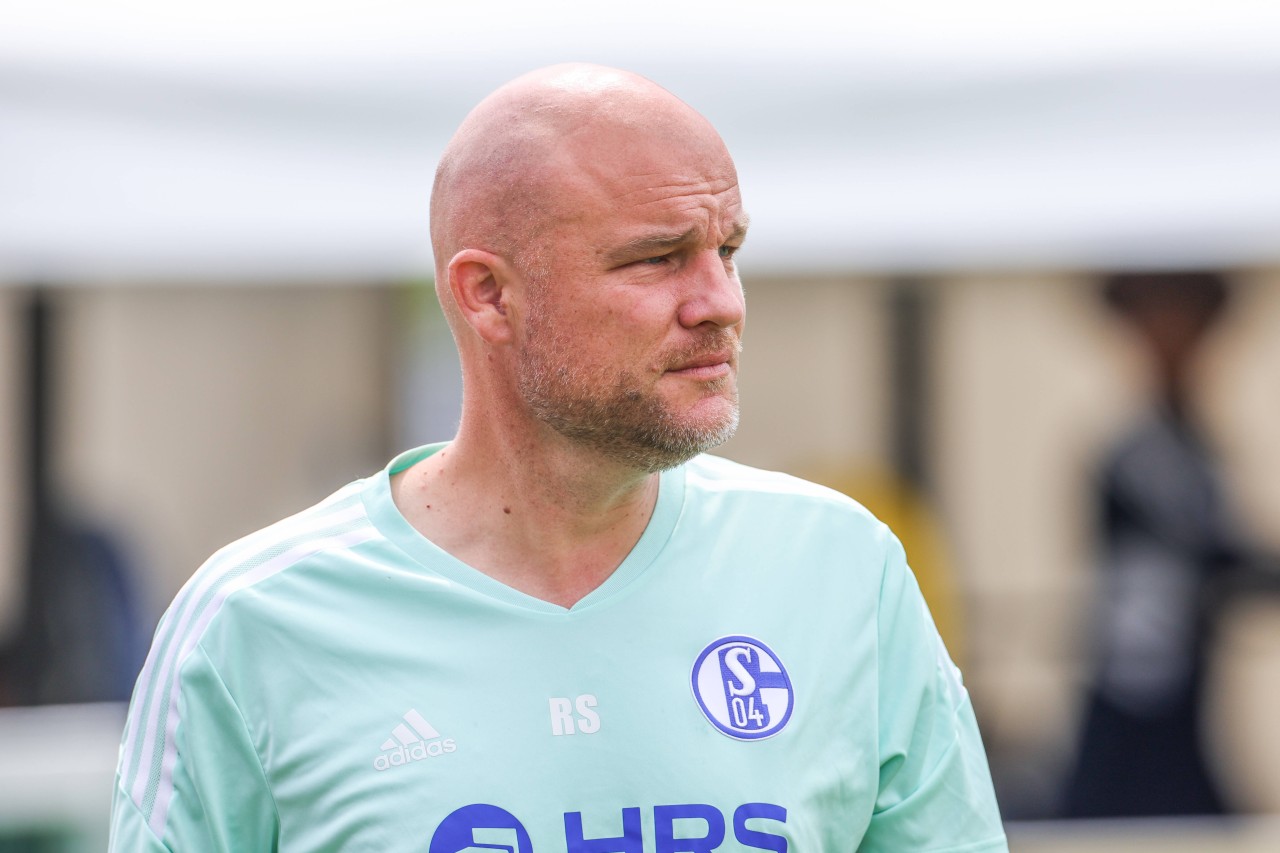 Schlägt Schalkes Sportdirektor Rouven Schröder noch einmal auf dem Transfermarkt zu?