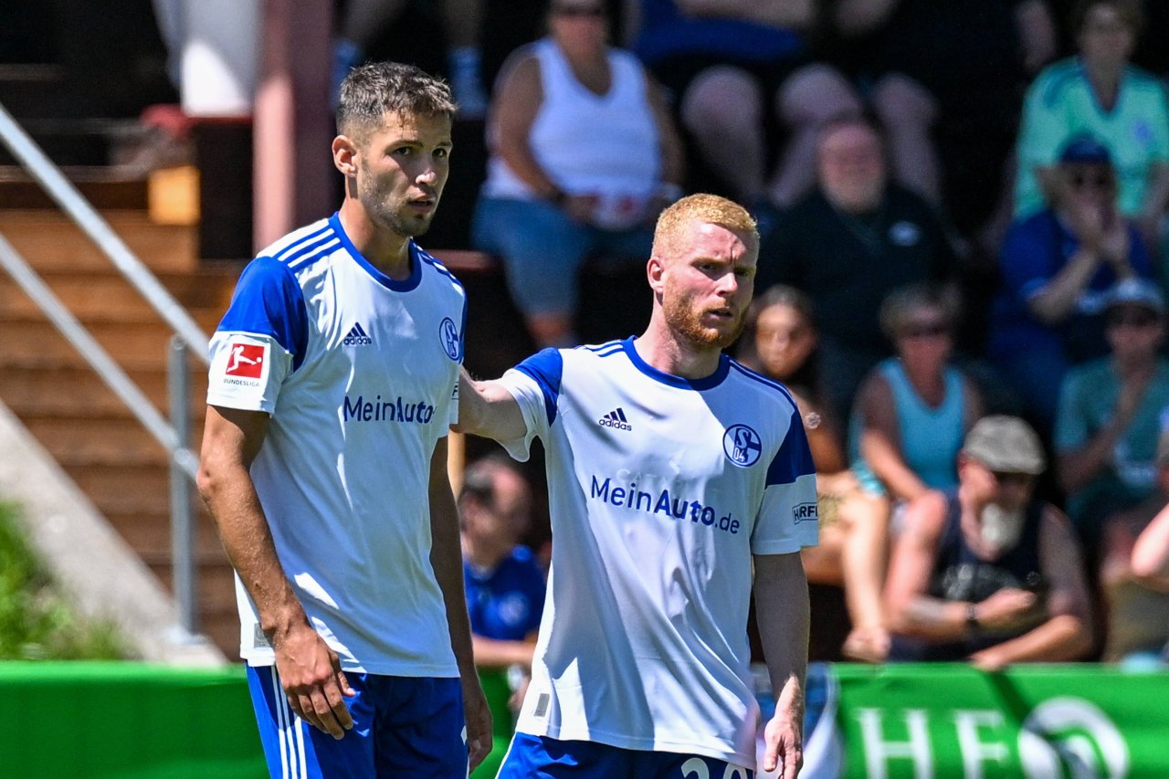 FC Schalke 04: Pieringer will sich bei S04 durchsetzen.