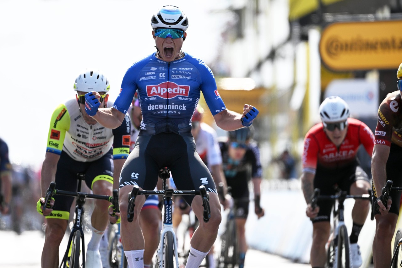 Tour de France 2022: Jasper Philipsen jubelt, obwohl er nicht gewonnen hat.