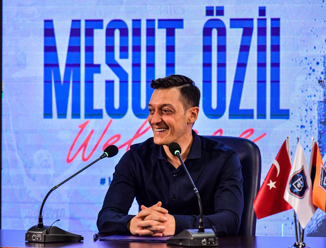 Mesut Özil und Ozan Tufan wurden beide bei Fenerbahce Istanbul suspendiert.