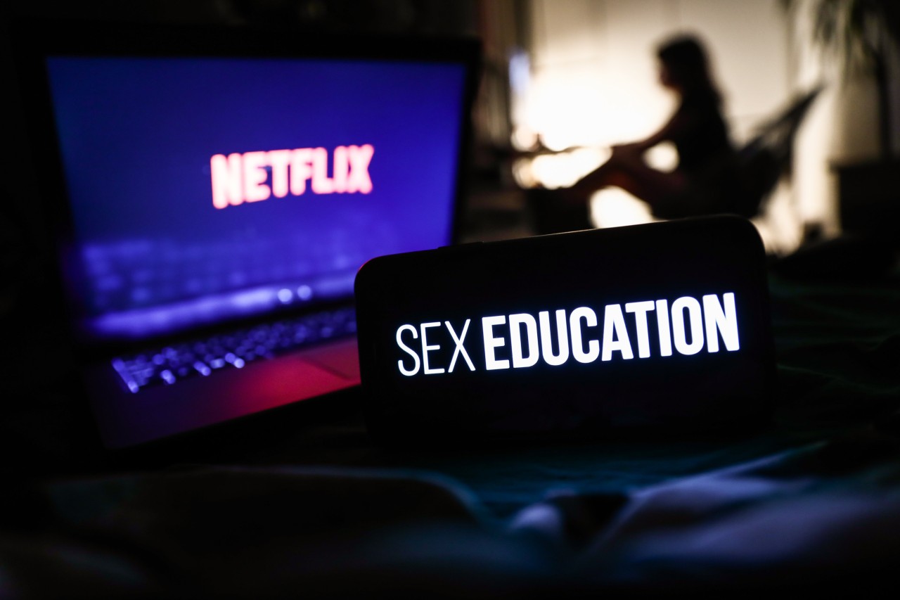Die Original-Serie von Netflix, "Sex Education" freut sich großer Beliebtheit bei den Abonnenten. (Symbolbild)