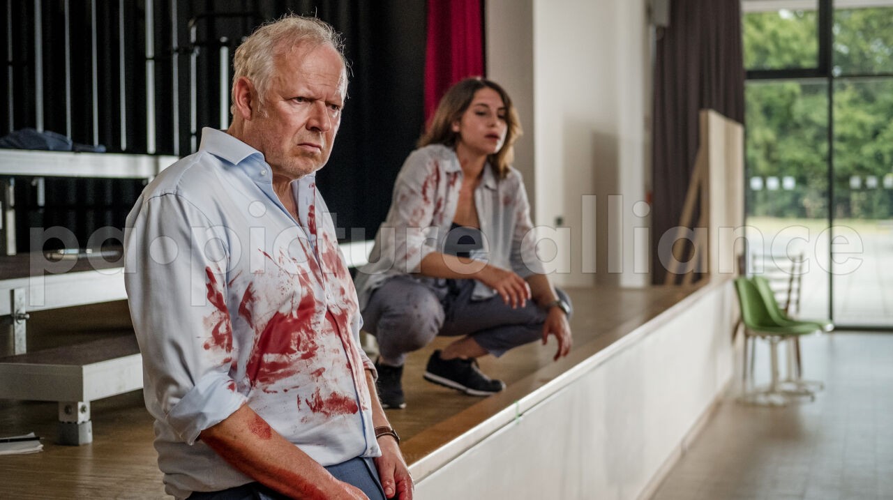 Kommissar Borowski (Axel Milberg) und Mila Sahin (Almila Bagriacik) in einer Szene aus "Tatort: Borowski und der Fluch der weißen Möwe". 