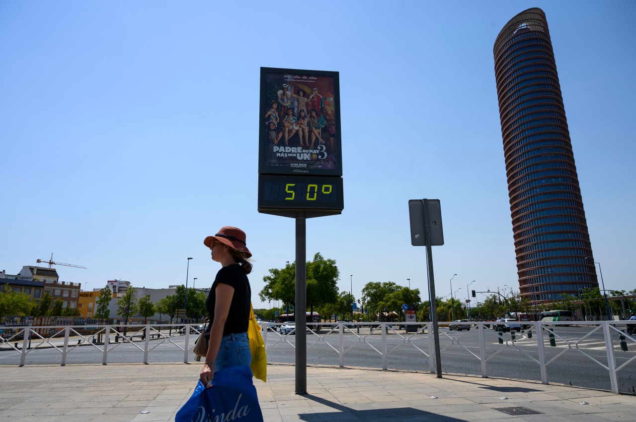 Bei einem Urlaub in Spanien ist es jetzt wichtig, einen kühlen Kopf zu bewahren, denn die hohen Temperaturen halten noch bis nächste Woche an. (Archivbild)