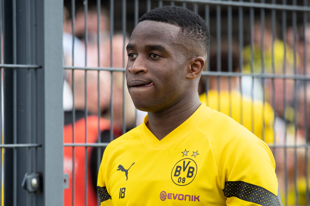 Borussia Dortmunds Supertalent Youssoufa Moukoko war erstmals seit seinem Abschied wieder in Kamerun.