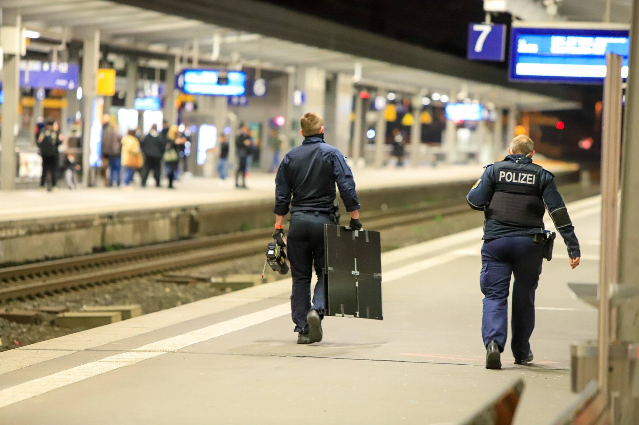 Der Polizei ging ein Mann ins Netz, der einer Frau am Hauptbahnhof Essen brutal ins Gesicht geschlagen hatte. (Symbolbild!)