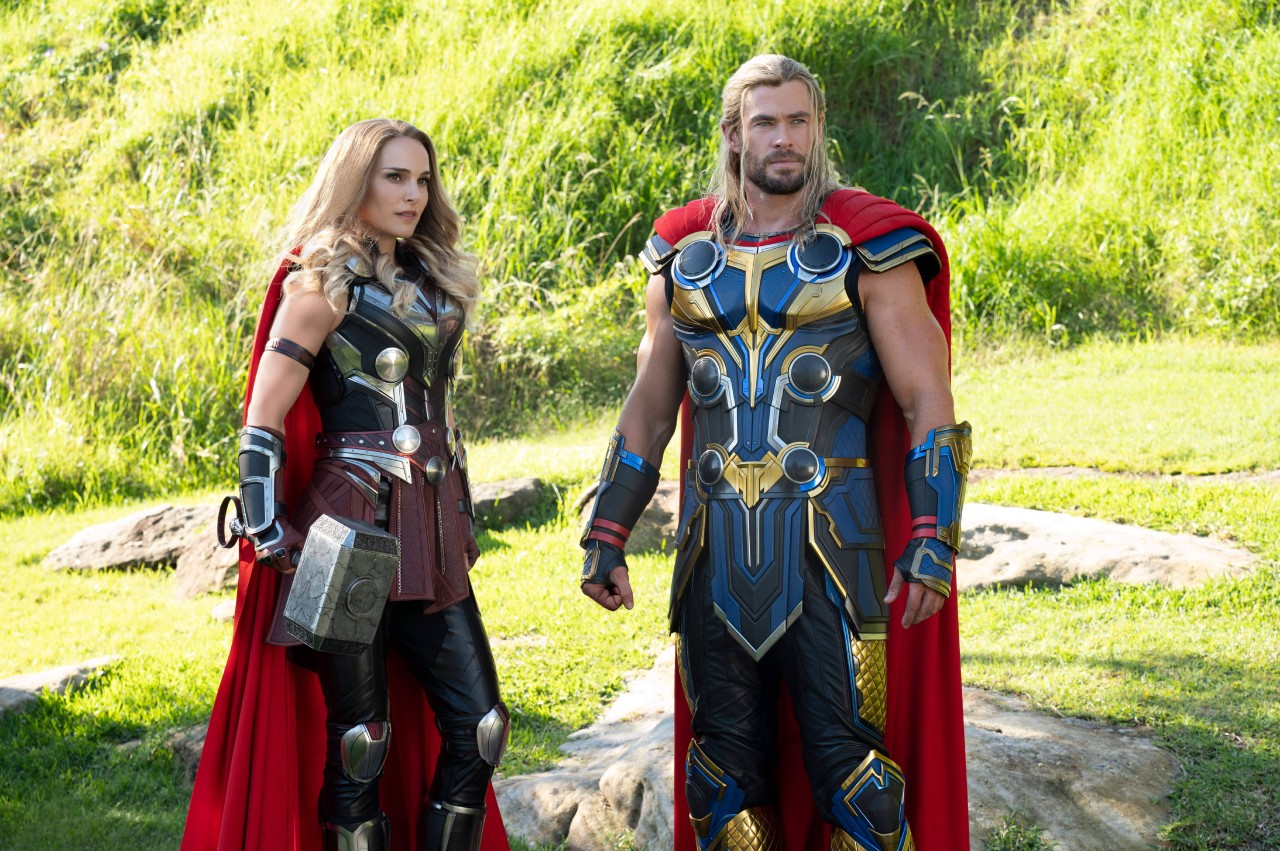 Chris Hemsworth und Natalie Portman in „Thor: Love & Thunder“