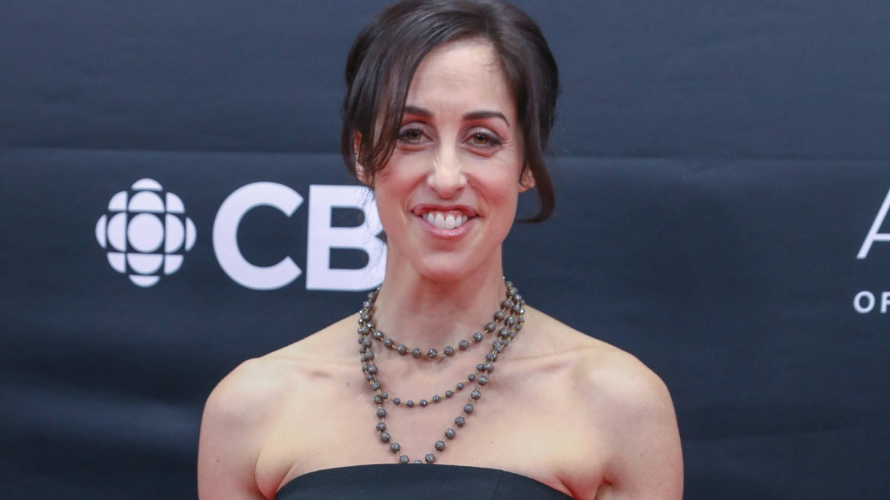 Catherine Reitman ist Produzentin, Drehbuchautorin, Hauptdarstellerin und teilweise Regisseurin der Serie „Workin' Moms“.