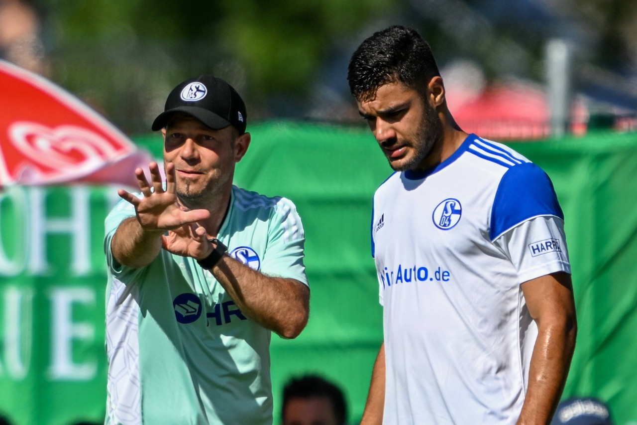 Beim FC Schalke 04 musste aufgrund eines nahenden Unwetters das Training abgebrochen werden.
