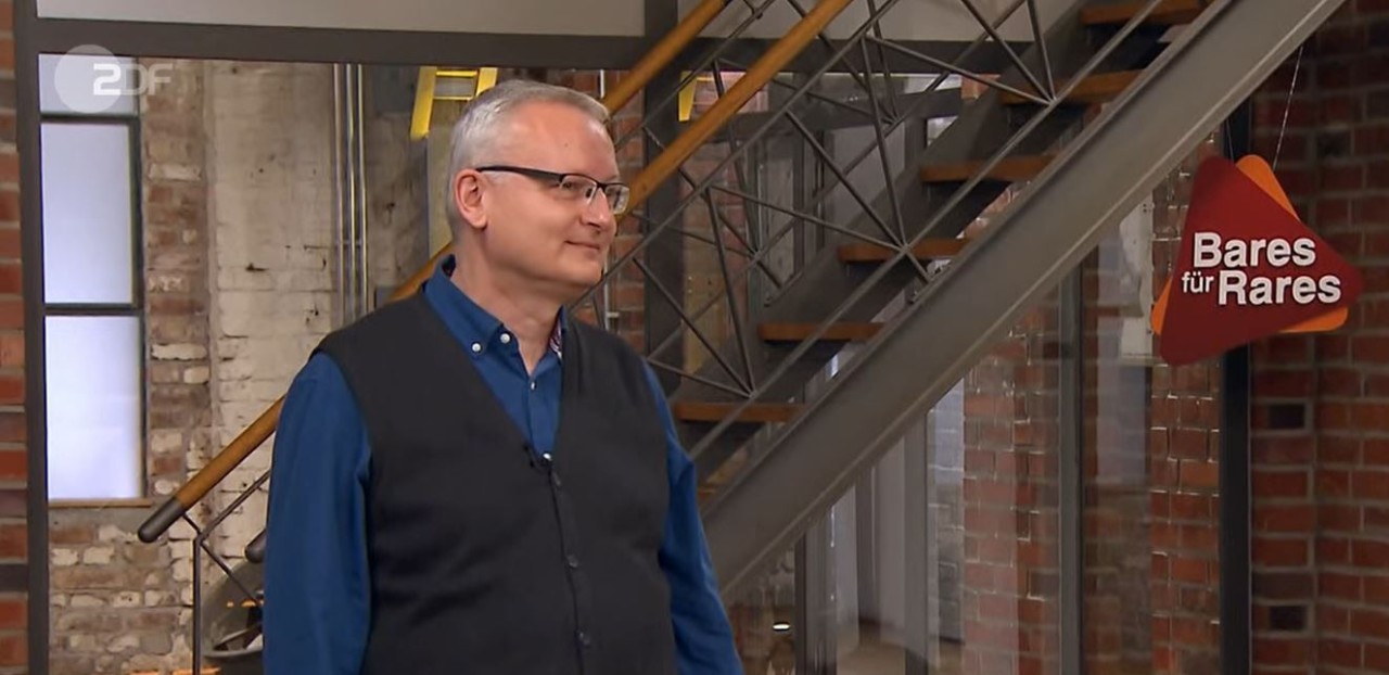„Bares für Rares“-Kandidat Jan Strümpel erlebt in der ZDF-Show eine echte Überraschung. „Bares für Rares“-Kandidat Jan Strümpel erlebt in der ZDF-Show eine echte Überraschung.