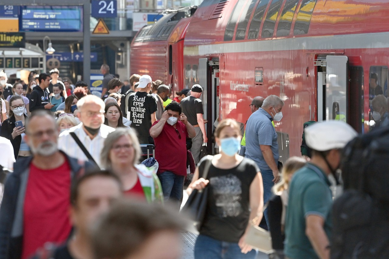 Deutsche Bahn in NRW: Auf Reisende kommt das nächste Chaos zu! (Symbolbild)