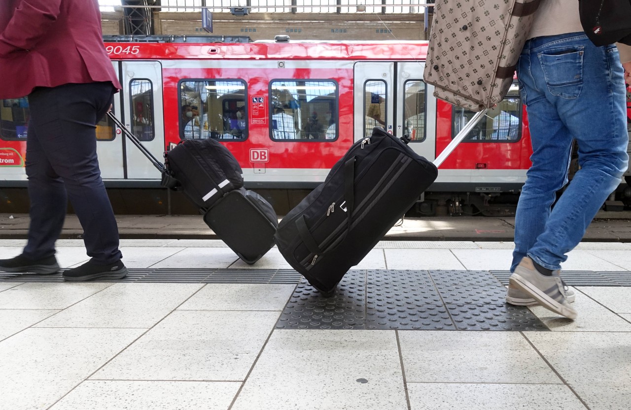 Deutsche Bahn: Das 9-Euro-Ticket endet zum 1. September. Auf Pendler kommen Preiserhöhungen zu.