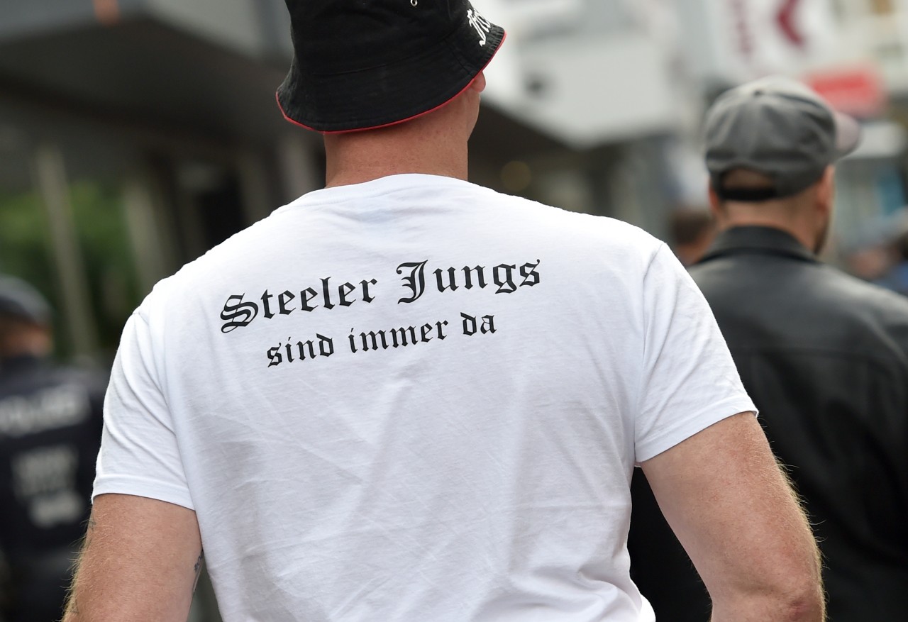 In Essen haben die „Steeler Jungs“ Kinder und Jugendliche bedroht. (Symbolbild) In Essen haben die „Steeler Jungs“ Kinder und Jugendliche bedroht. (Symbolbild)