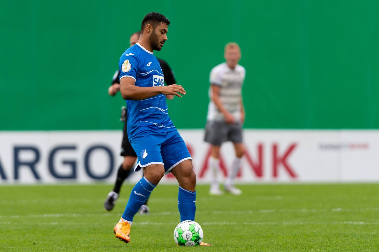 Ex-Schalke-Star Ozan Kabak könnte seinem Ex-Klub eine Millionensumme bescheren. Ex-Schalke-Star Ozan Kabak könnte seinem Ex-Klub eine Millionensumme bescheren.