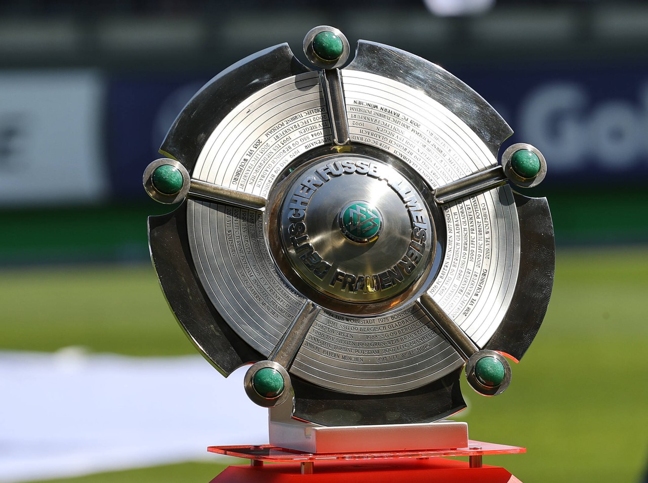 Die Rechte für die Bundesliga der Frauen stehen zum Verkauf. 