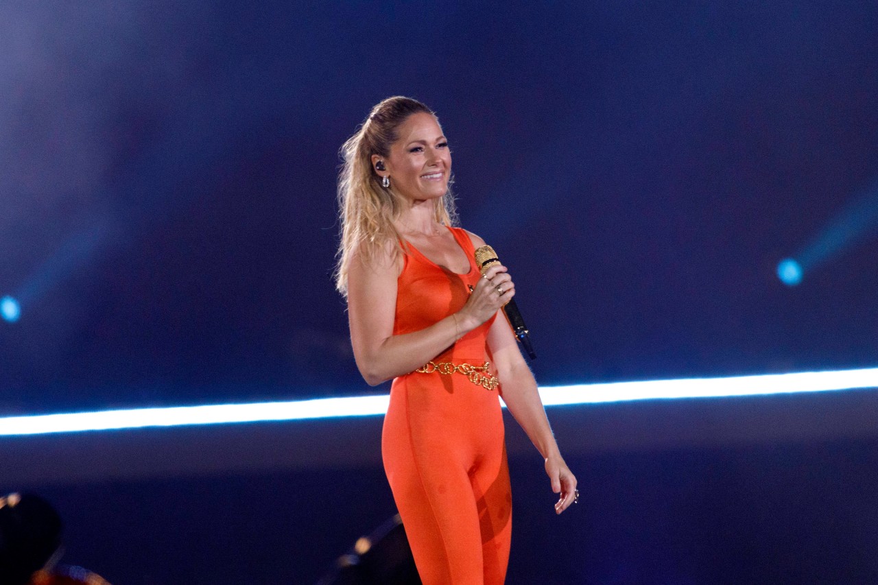 Helene Fischer teilt nun Szenen aus München, die noch kein Fan zu Gesicht bekam.