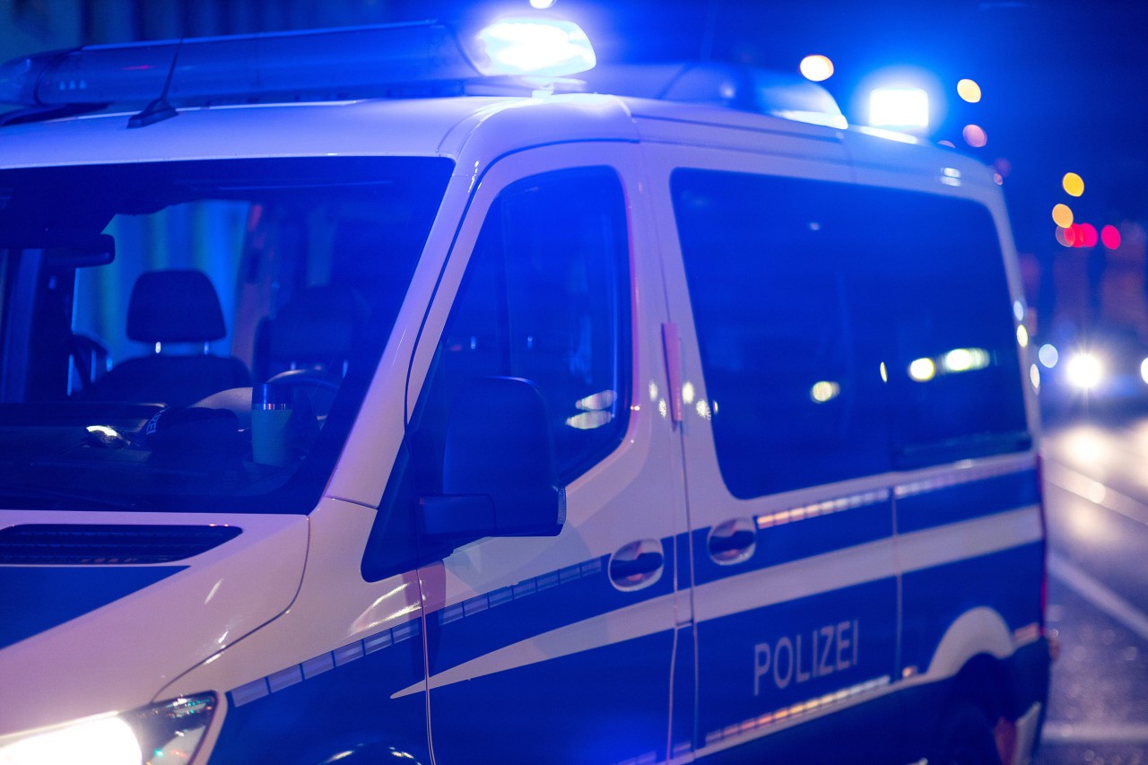 Mülheim: Nach dem Unfall herrscht Unklarheit darüber, wer den Smart gegen die Wand gefahren hat. (Symbolbild) Mülheim: Nach dem Unfall herrscht Unklarheit darüber, wer den Smart gegen die Wand gefahren hat. (Symbolbild)