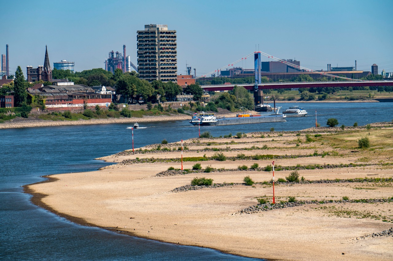 NRW: Im Rhein ist jetzt ein seit vielen Jahren vermisster Gegenstand wieder aufgetaucht. (Symbolbild)