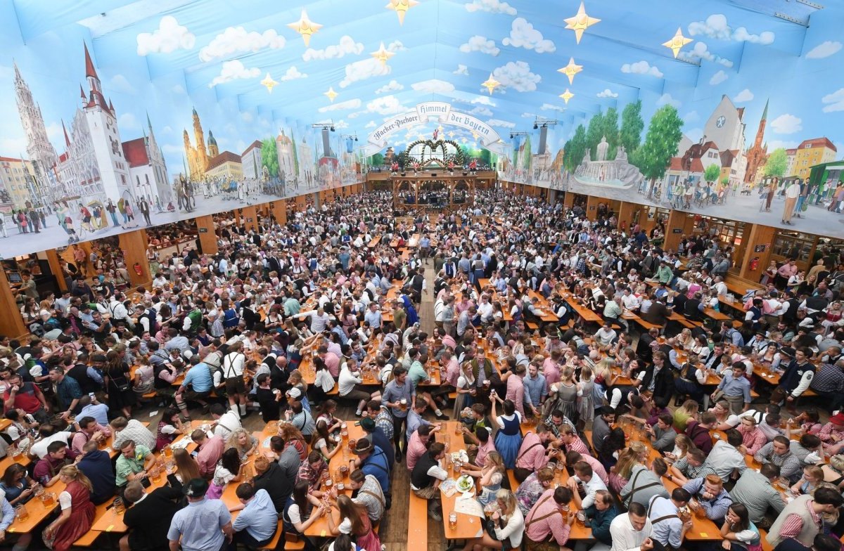 Oktoberfest-Tische reservieren