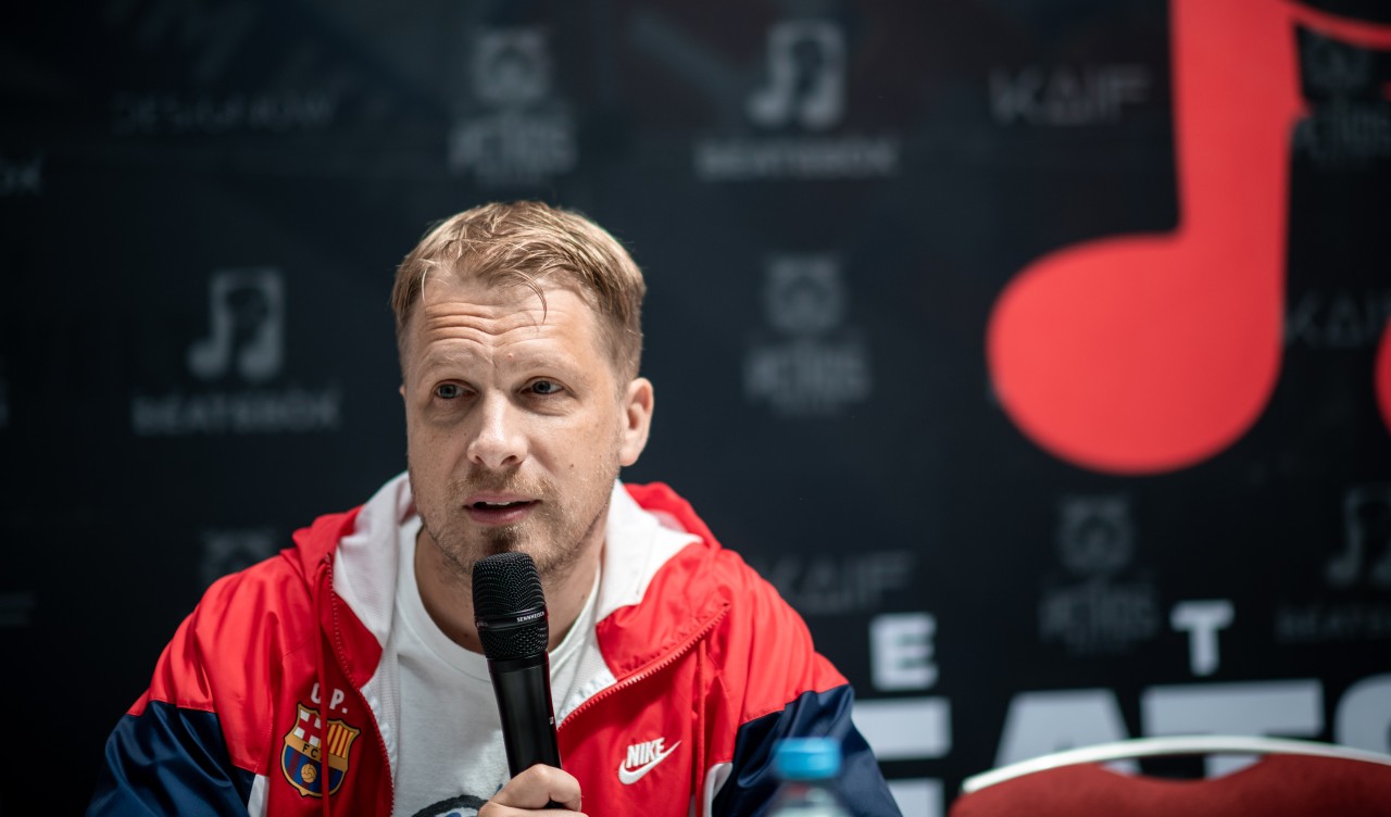 Oliver Pocher, hier bei der Pressekonferenz in Oberhausen, steigt in den Boxring. Oliver Pocher, hier bei der Pressekonferenz in Oberhausen, steigt in den Boxring.
