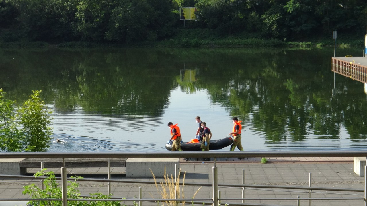 Schrecklicher Fund in Recklinghausen! Feuerwehr zieht Wasserleiche aus dem Wasser!