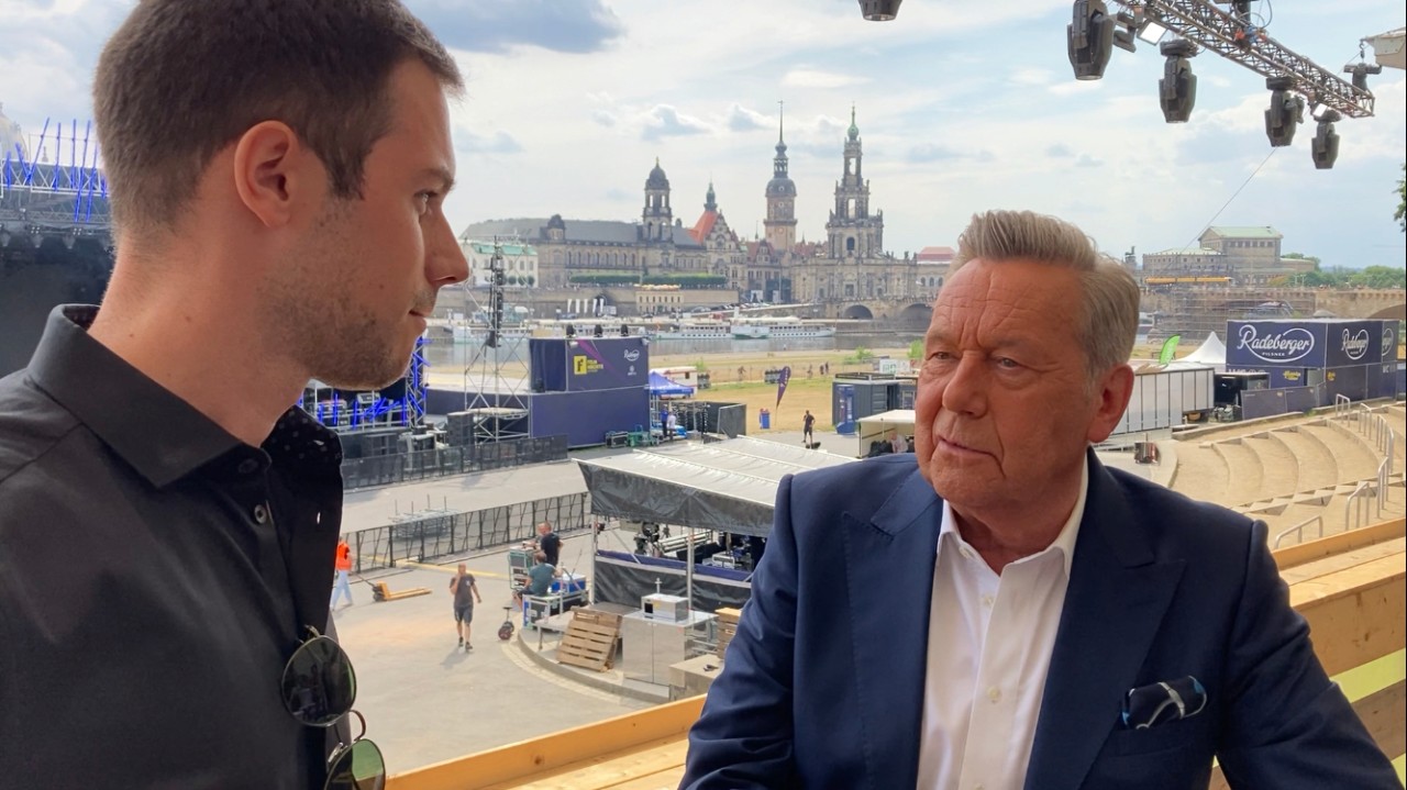 Roland Kaiser im Gespräch mit DerWesten-Unterhaltungschef Dominik Göttker. Roland Kaiser im Gespräch mit DerWesten-Unterhaltungschef Dominik Göttker.