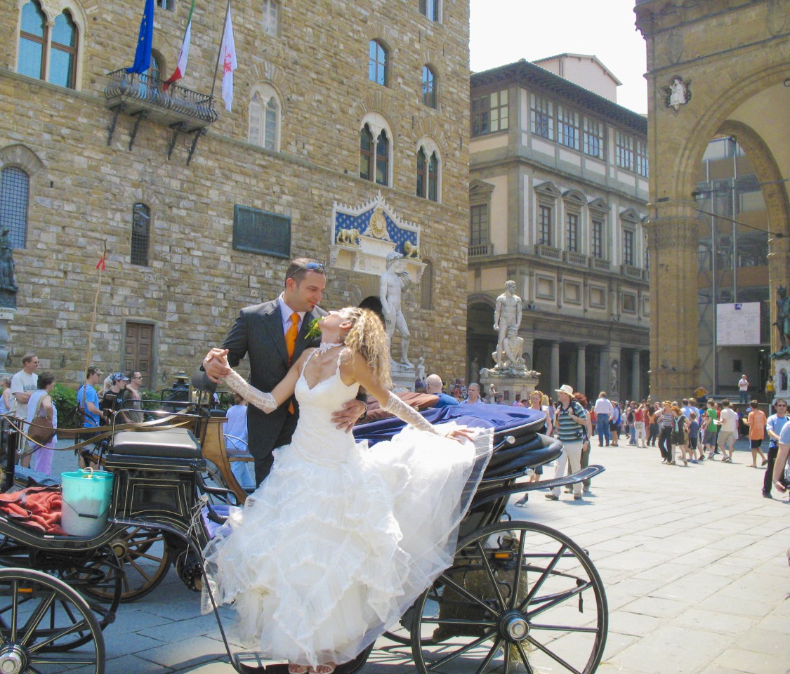 Urlaub in Italien: Aus den Flitterwochen im Ausland wurde nichts für das frisch verlobte Pärchen. (Symbolbild)