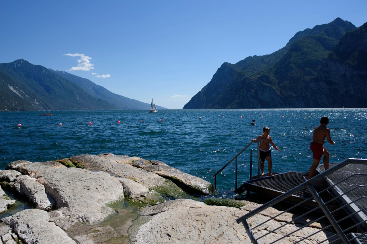 Vacanze in Italia: foto a sorpresa del Lago di Garda – “cattive”