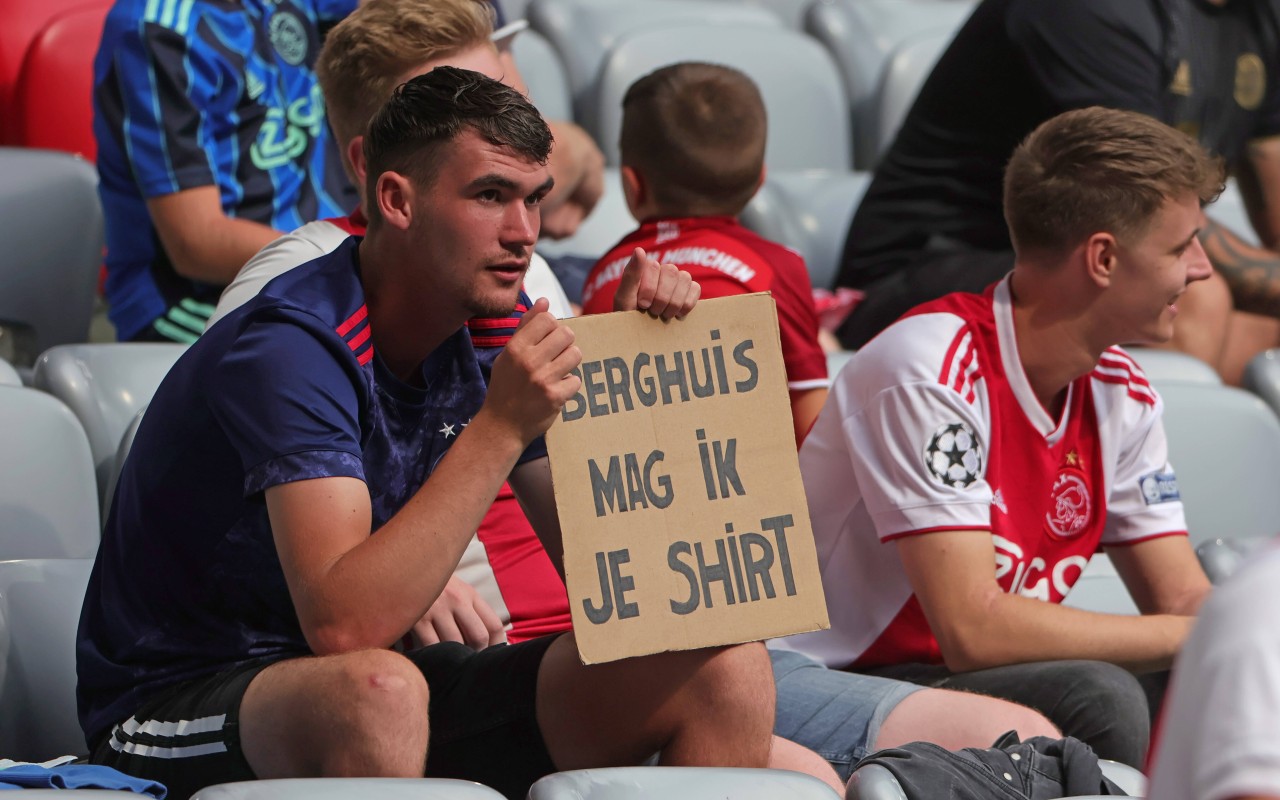 Auch in den Niederlanden haben die „Kann ich dein Trikot haben“-Schilder Hochkonjunktur. Auch in den Niederlanden haben die „Kann ich dein Trikot haben“-Schilder Hochkonjunktur.