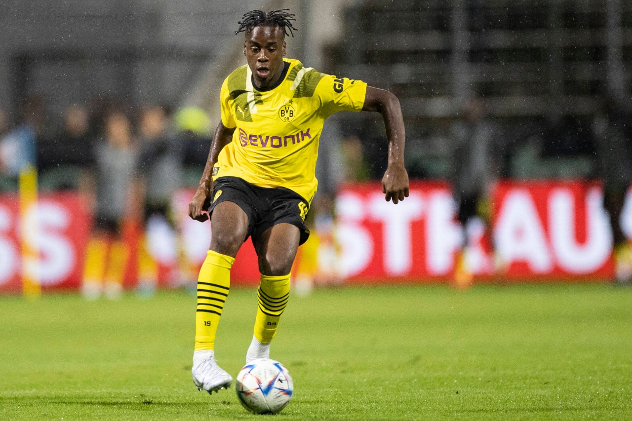 Borussia Dortmund: Der Vertrag von Jamie Bynoe-Gittens hat sich langfristig verlängert. Borussia Dortmund: Der Vertrag von Jamie Bynoe-Gittens hat sich langfristig verlängert.