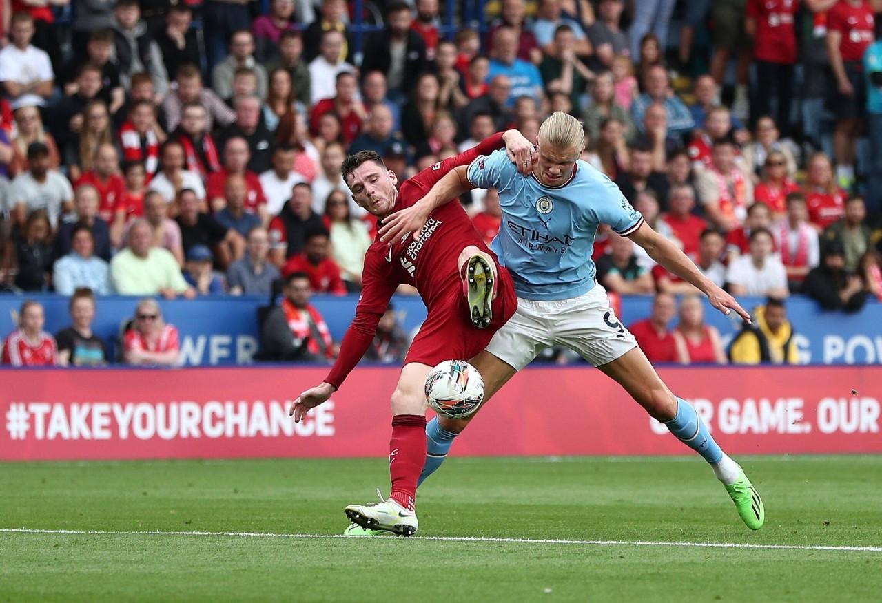 Erling Haaland sah beim Pflichtspiel-Debüt für Manchester City schlecht aus.