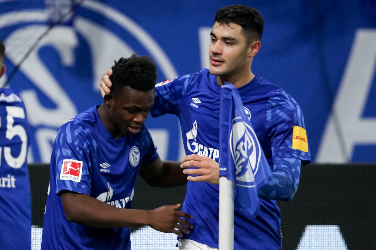 Ozan Kabak (r.) und Rabbi Matondo: NUr zwei von neun Soielern, die im Sommer nach Leihe zum FC Schalke 04 zurückkehrten.