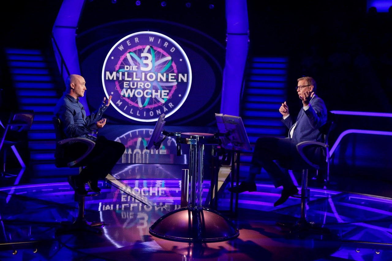 Frage zum FC Schalke 04: Robin Romahn wurde bei „Wer wird Millionär“ mit einer Sport-Expertenfrage konfrontiert. Frage zum FC Schalke 04: Robin Romahn wurde bei „Wer wird Millionär“ mit einer Sport-Expertenfrage konfrontiert.