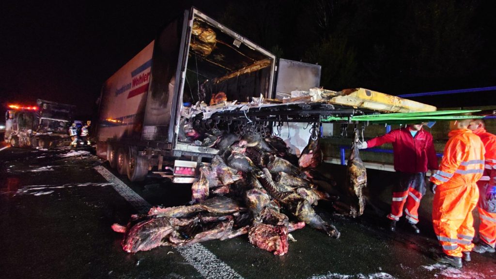 A1 Westhofener Kreuz Richtung Köln Feuer Lkw