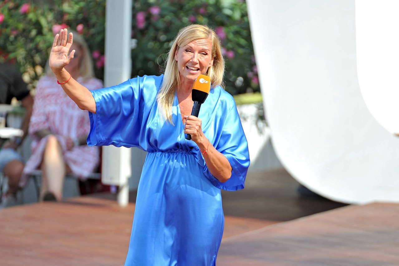 Andrea Kiewel lud Sonntag zum Rock-„Fernsehgarten“.