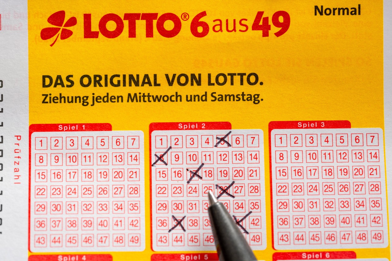 Ein Lotto-Spieler räumt ab und verliert dann alles. (Symbolbild)
