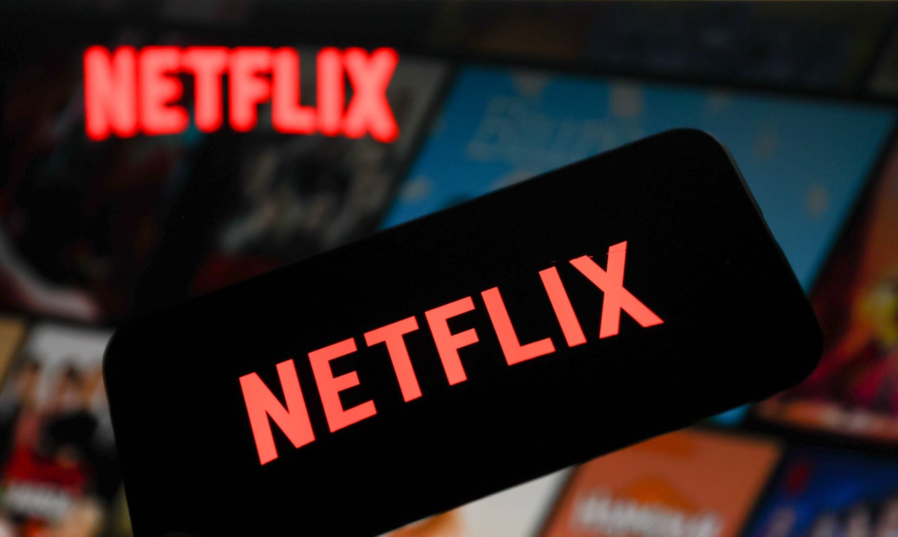 Netflix bietet bald eine billigere Abo-Variante mit Werbung an. Netflix bietet bald eine billigere Abo-Variante mit Werbung an.