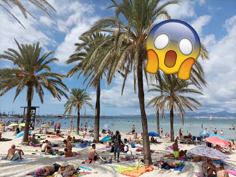 Menschen an einem Strand auf Mallorca