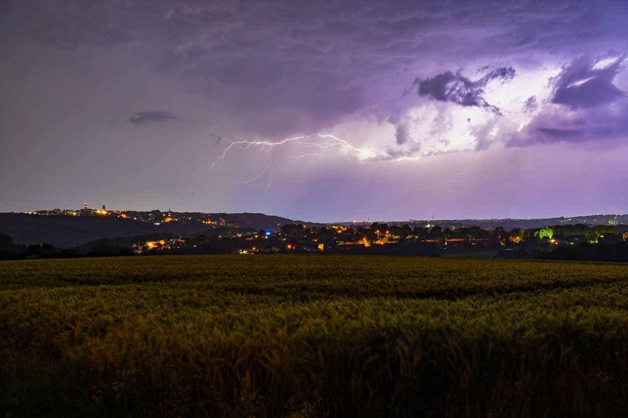 Wetter in NRW: Am Wochenende drohen Gewitter. (Symbolbild)