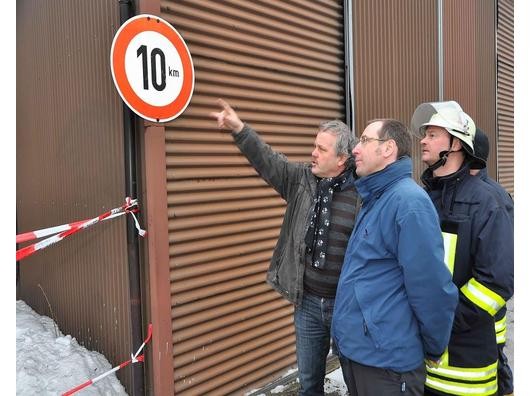 Feuerwehr und Ordnungsamt vor Ort.